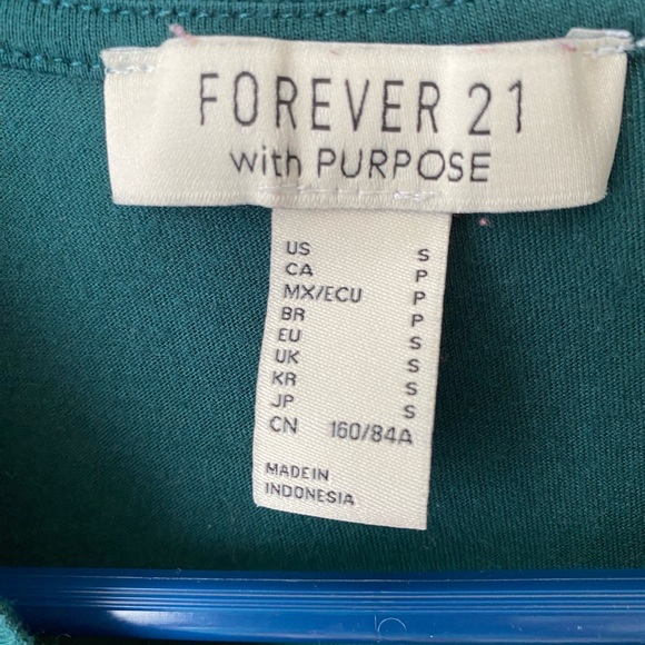 Forever 21 shirt bundle! 2 shirts for 1 price! - Picture 4 of 7